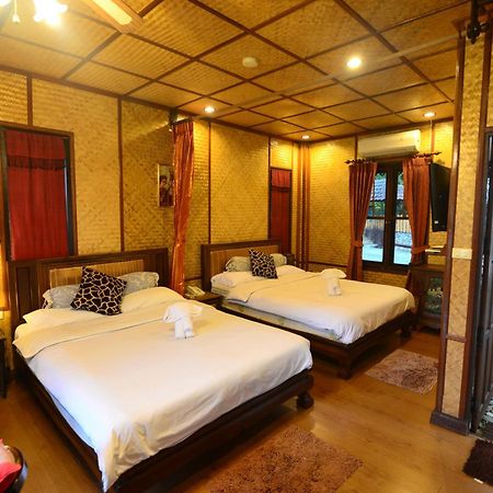 Viang Yonok Hotel, Restaurant, Sports Club Чианг Сеeн Стая снимка