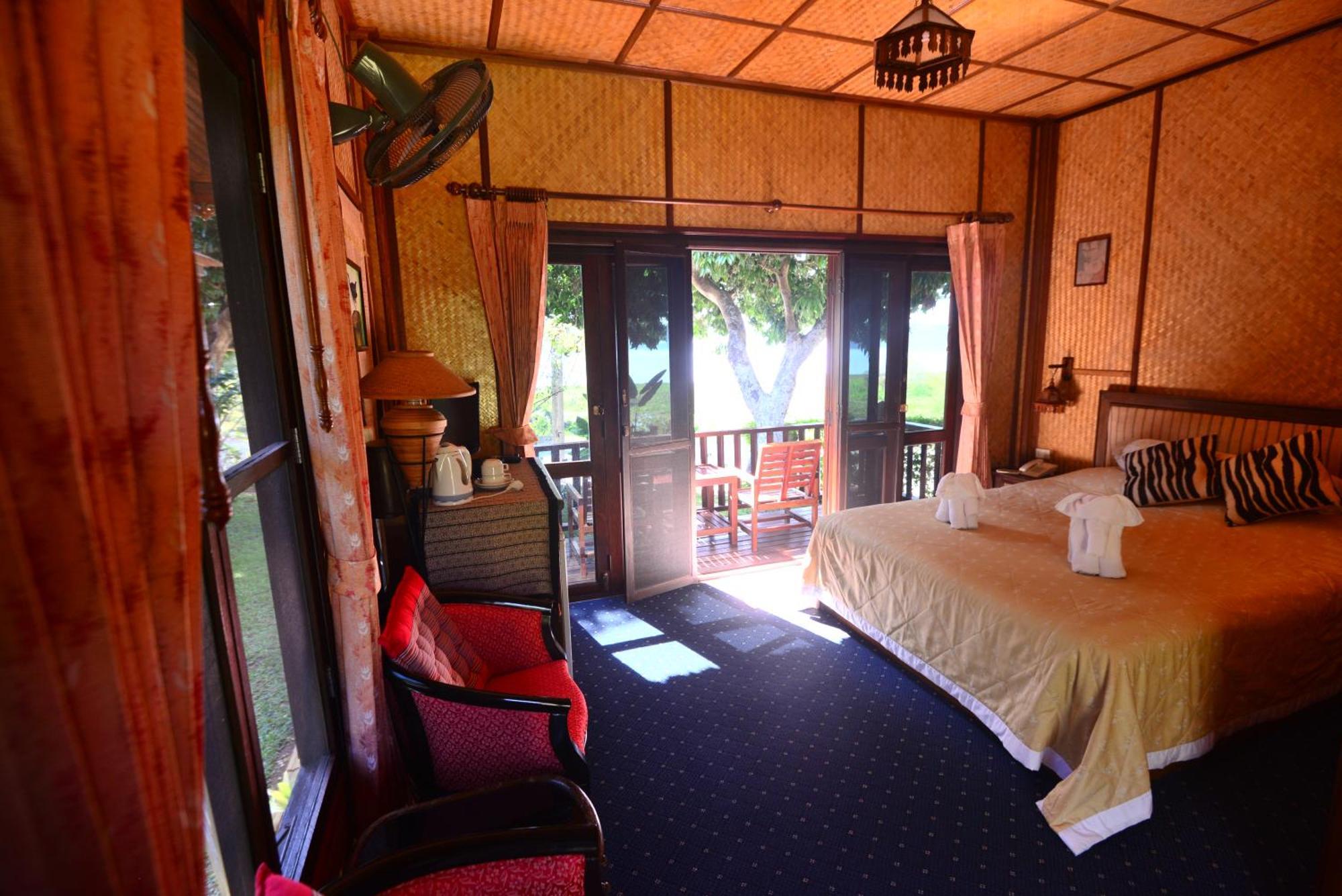 Viang Yonok Hotel, Restaurant, Sports Club Чианг Сеeн Стая снимка