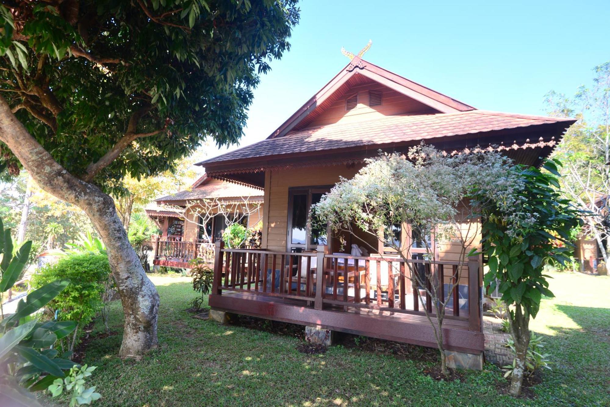 Viang Yonok Hotel, Restaurant, Sports Club Чианг Сеeн Стая снимка