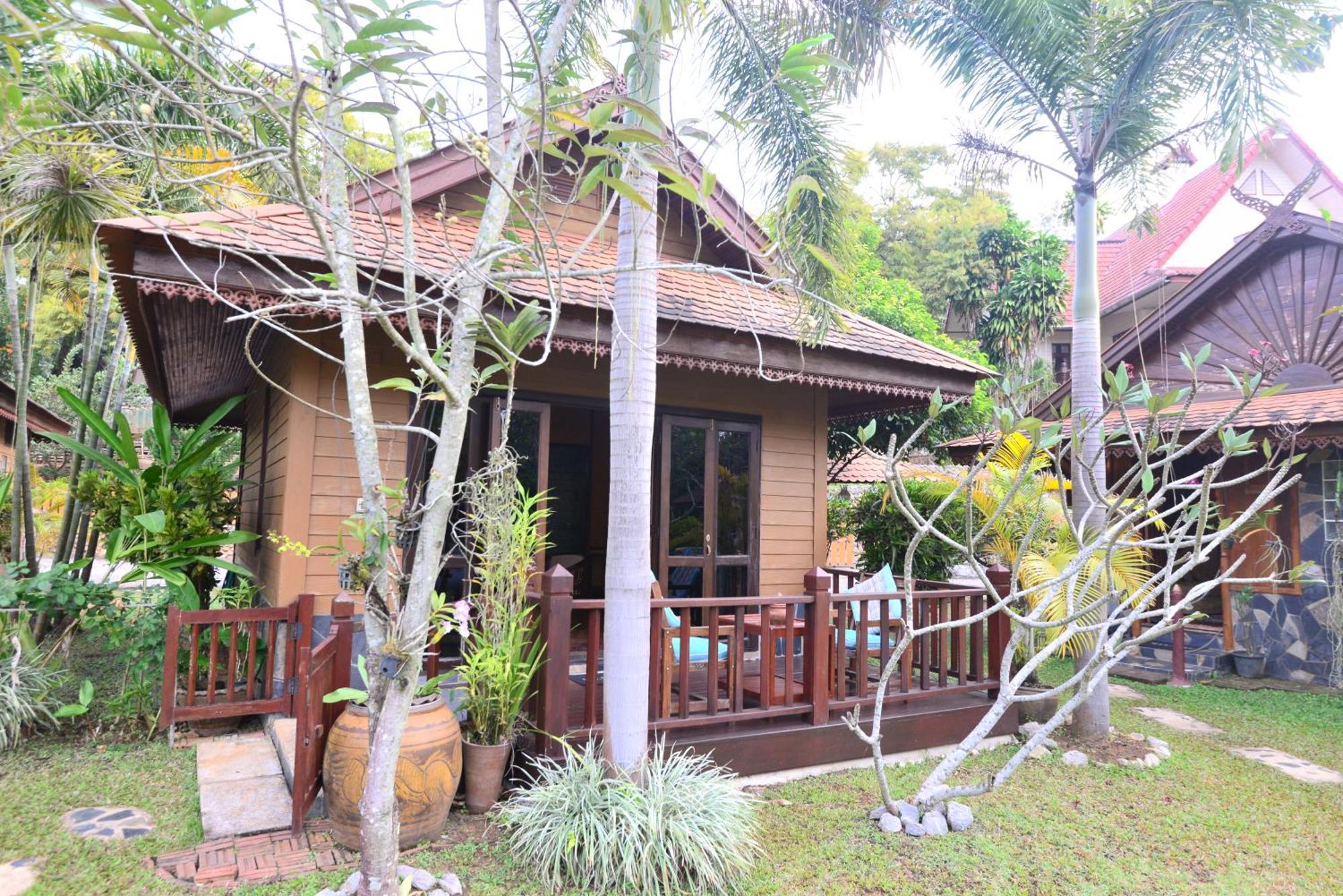 Viang Yonok Hotel, Restaurant, Sports Club Чианг Сеeн Стая снимка